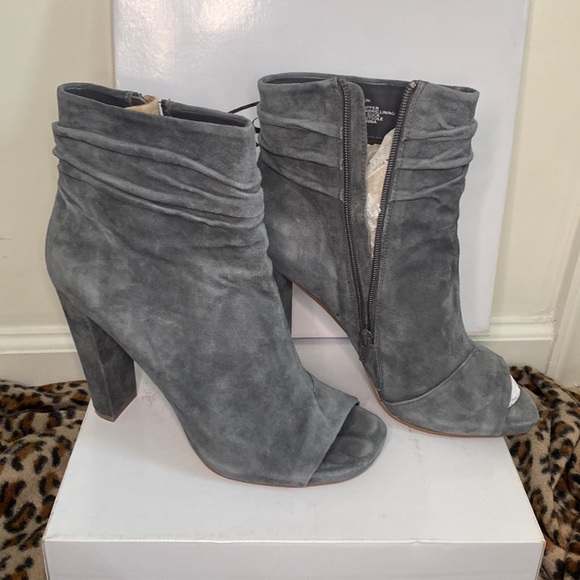 Gray booties - Picture 1 of 4